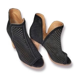 Lucky Brand Peep Toe Slip On Boots Larise Size 7 1/2 Black Suede